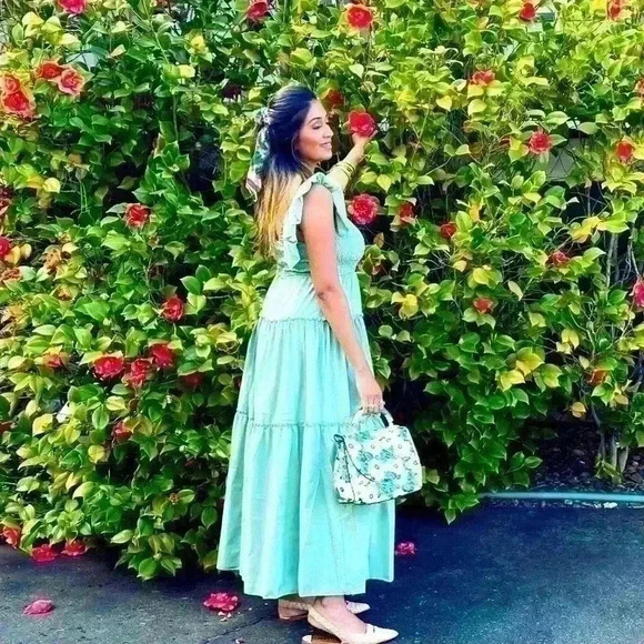 Beautiful Ruffle Maxi  dress - Picture 3 of 4